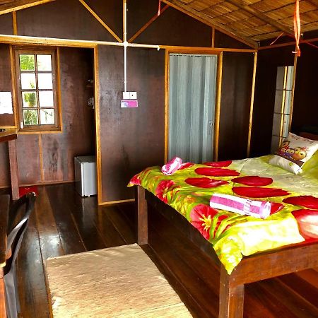 Beachfront Hut Upstairs Astra - Beach Shack Chalet Kampong Juara ภายนอก รูปภาพ