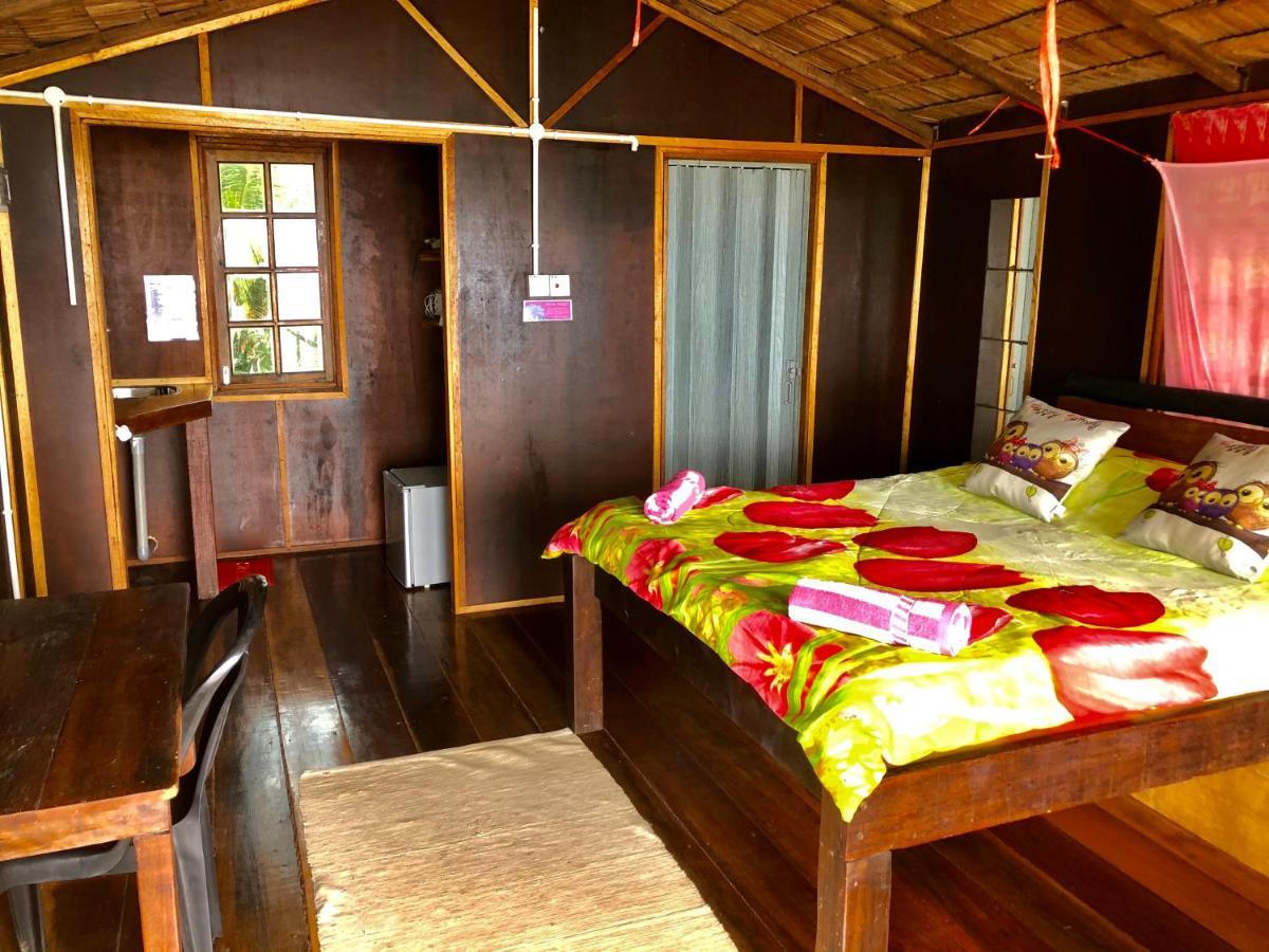 Beachfront Hut Upstairs Astra - Beach Shack Chalet Kampong Juara ภายนอก รูปภาพ