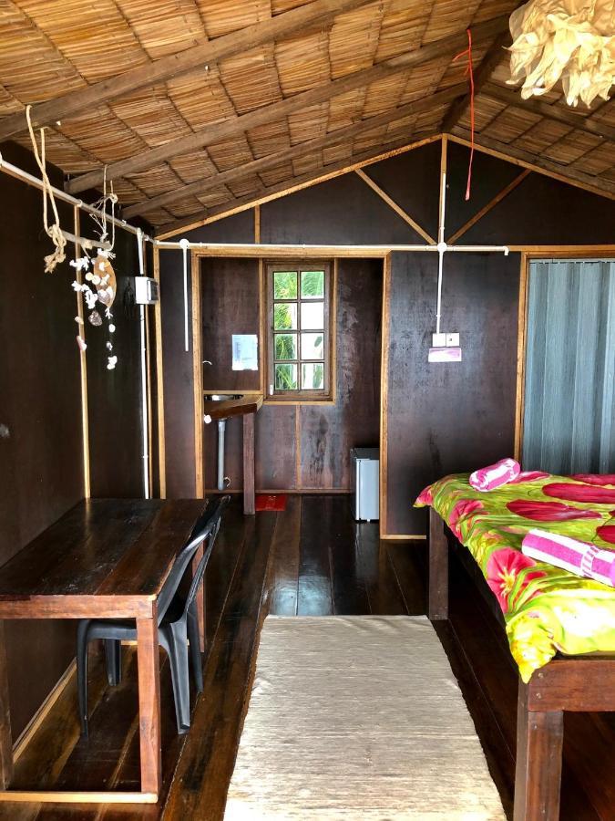 Beachfront Hut Upstairs Astra - Beach Shack Chalet Kampong Juara ภายนอก รูปภาพ
