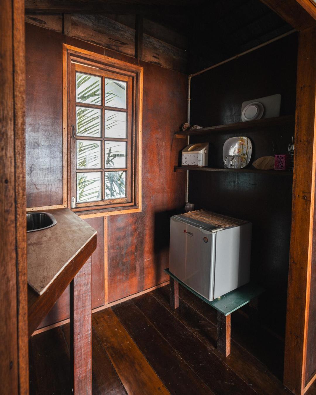 Beachfront Hut Upstairs Astra - Beach Shack Chalet Kampong Juara ภายนอก รูปภาพ